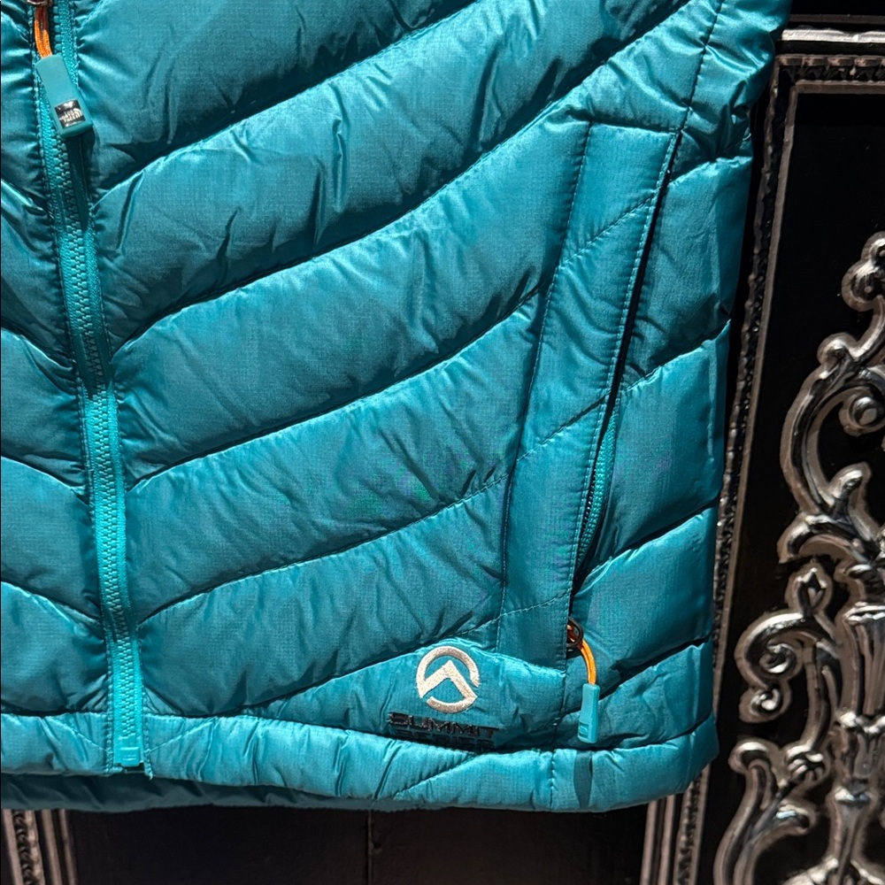 The North Face Lightweight Down Quilted Vest Summit Series Small EUC! - Picture 3 of 6